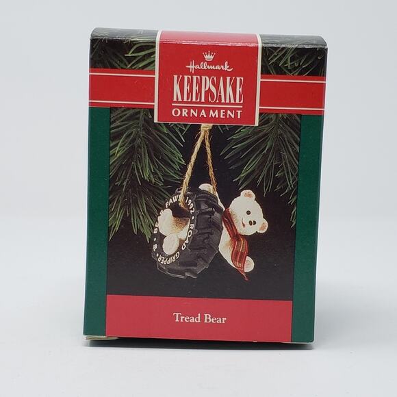 1992 Hallmark Tread Bear Handcrafted Keepsake Holiday Christmas Ornament. - Picture 1 of 6